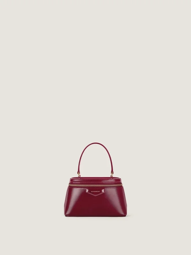Antigona Vanity Bag in Box Leather with Chain Antigona Vanity Bag in Box Leather with Chain