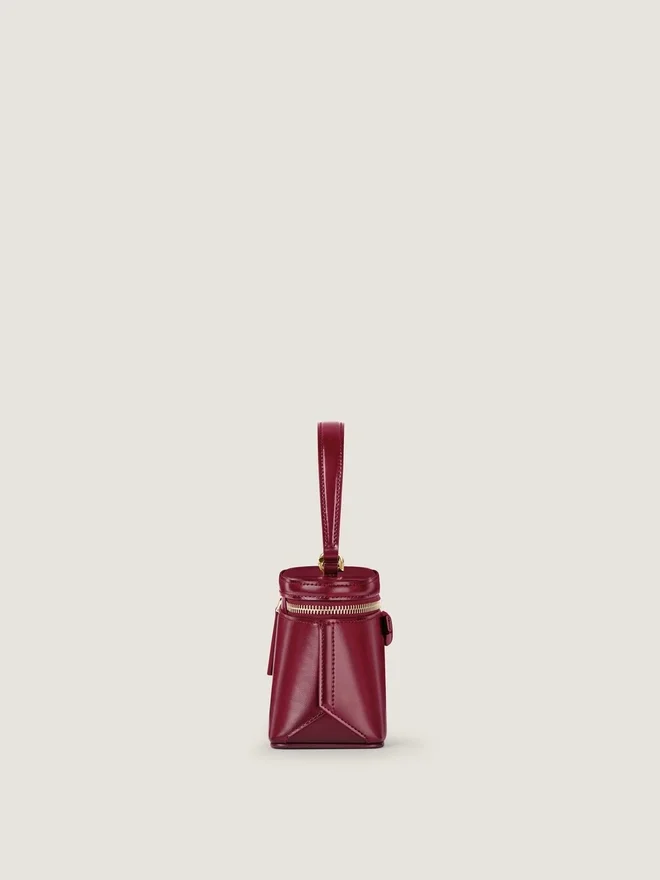 Antigona Vanity Bag in Box Leather with Chain Antigona Vanity Bag in Box Leather with Chain