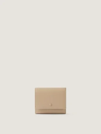 Day Wallet in Grained Leather