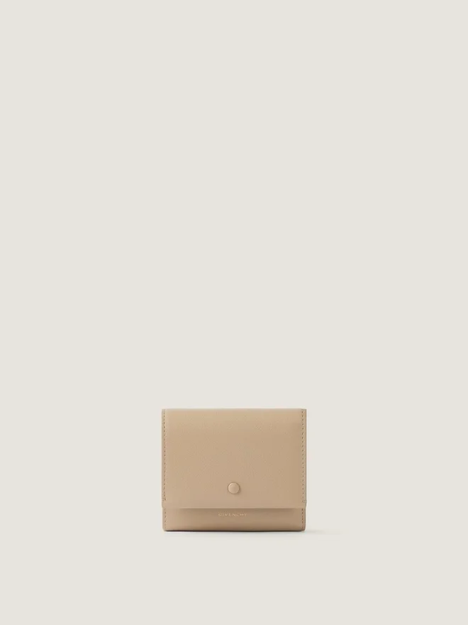 Day Wallet in Grained Leather Day Wallet in Grained Leather