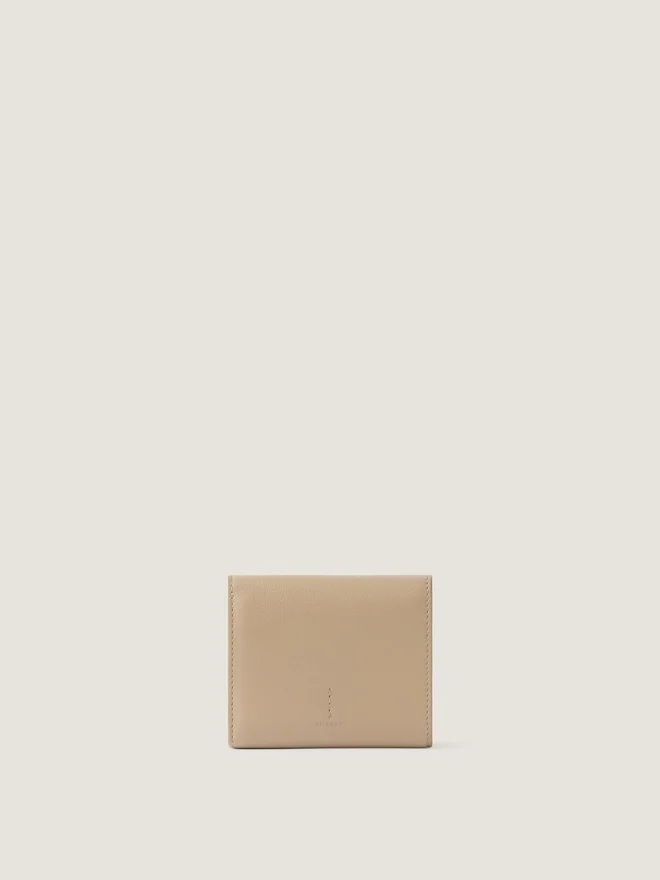 Day Wallet in Grained Leather Day Wallet in Grained Leather