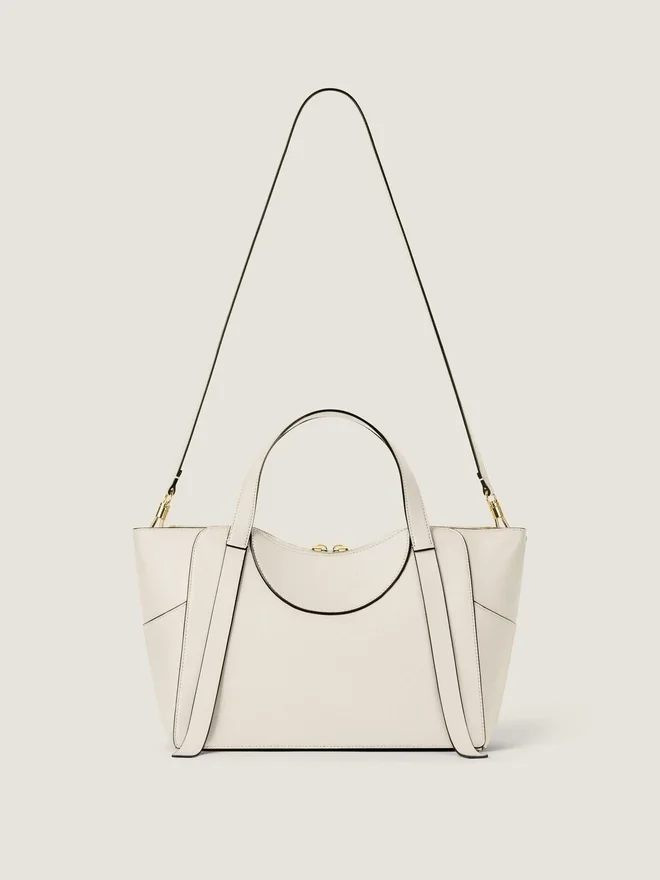 Medium the Snatch Bag in Grained Leather Medium the Snatch Bag in Grained Leather