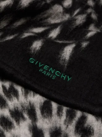 Scarf in Wool Jacquard with Animal Print