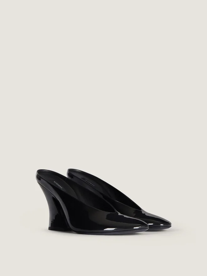 Sculpted Heeled Mules in Patent Leather Sculpted Heeled Mules in Patent Leather