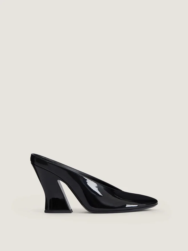 Sculpted Heeled Mules in Patent Leather Sculpted Heeled Mules in Patent Leather