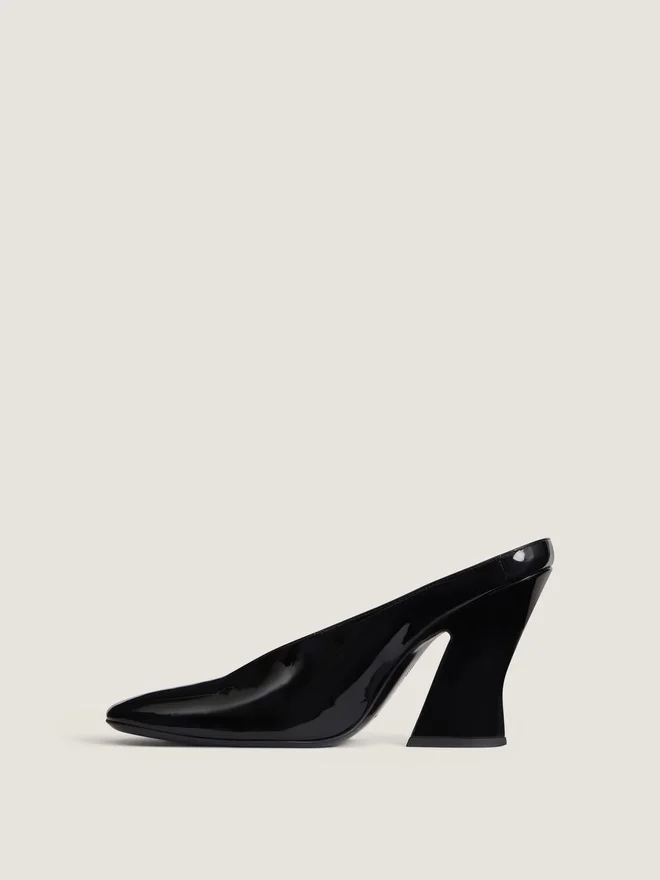 Sculpted Heeled Mules in Patent Leather Sculpted Heeled Mules in Patent Leather